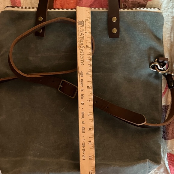 Red House Canvas Tote - Picture 11 of 12